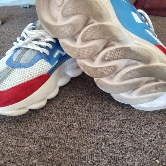 Versace sneakers - Picture 2 of 3